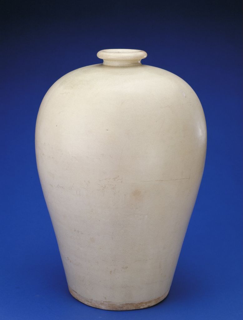 图片[1]-White glazed plum vase-China Archive